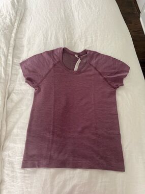 Lululemon swiftly tech waist length tee size 6